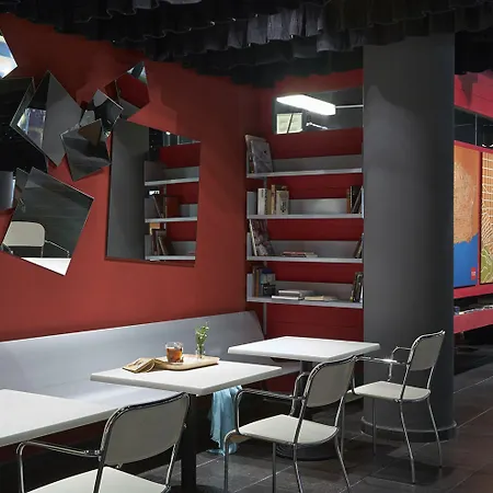 호텔 Casa Camper 4*