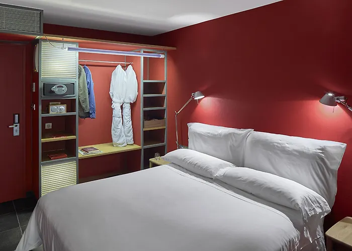 호텔 Casa Camper 4*